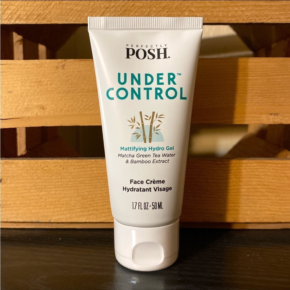 Perfectly Posh Under Control Hydro Gel
Face Moisturizer